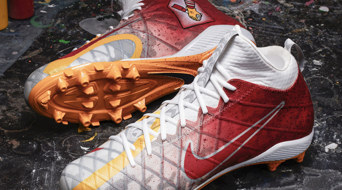 brock-osweiler-week-13-cleats.jpg